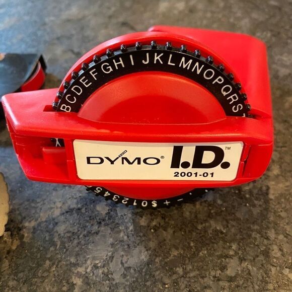 Dymo Label Makers Three Plus Tape - Picture 3 of 6